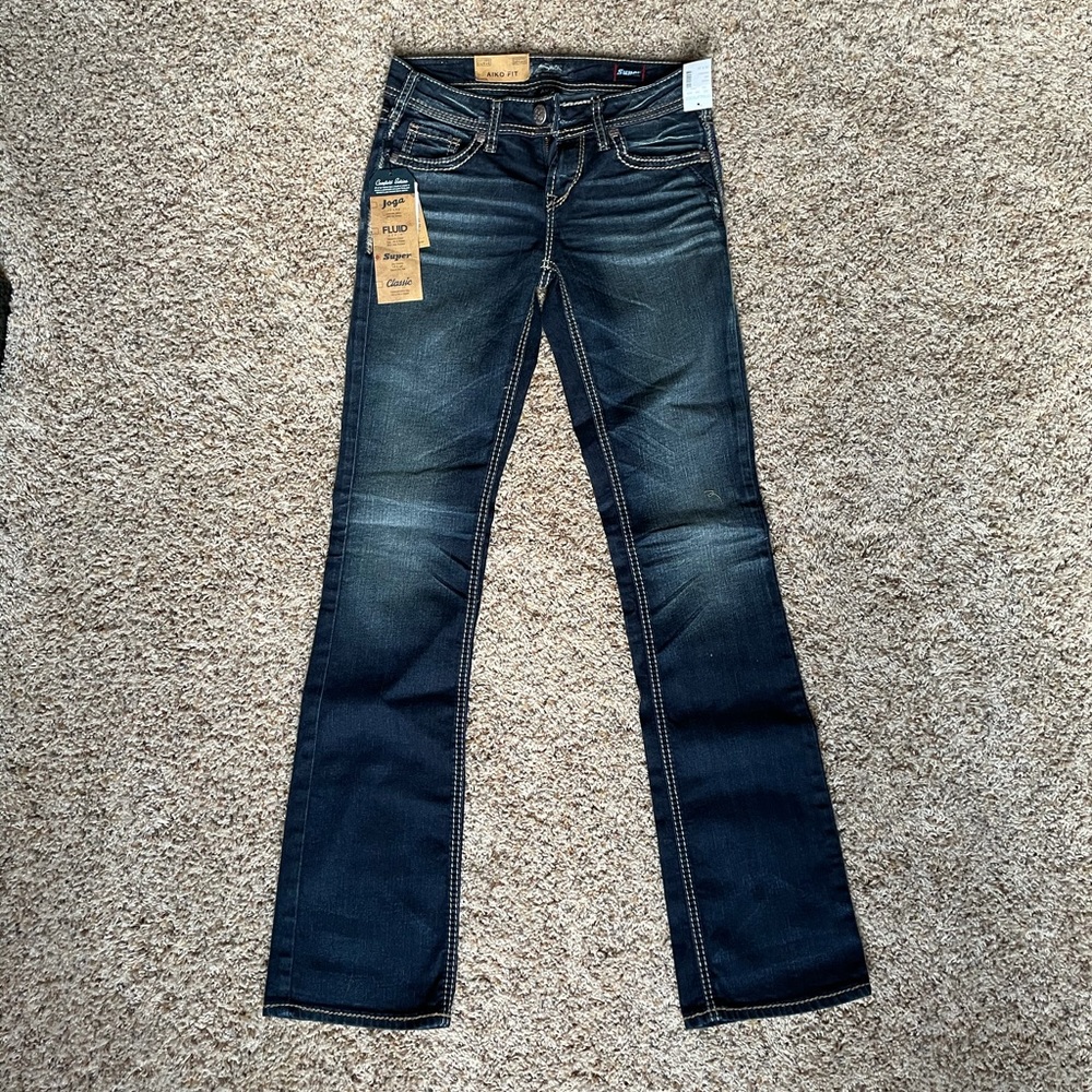 NWT Silver bootcut jeans - Akio fit - size 26x33